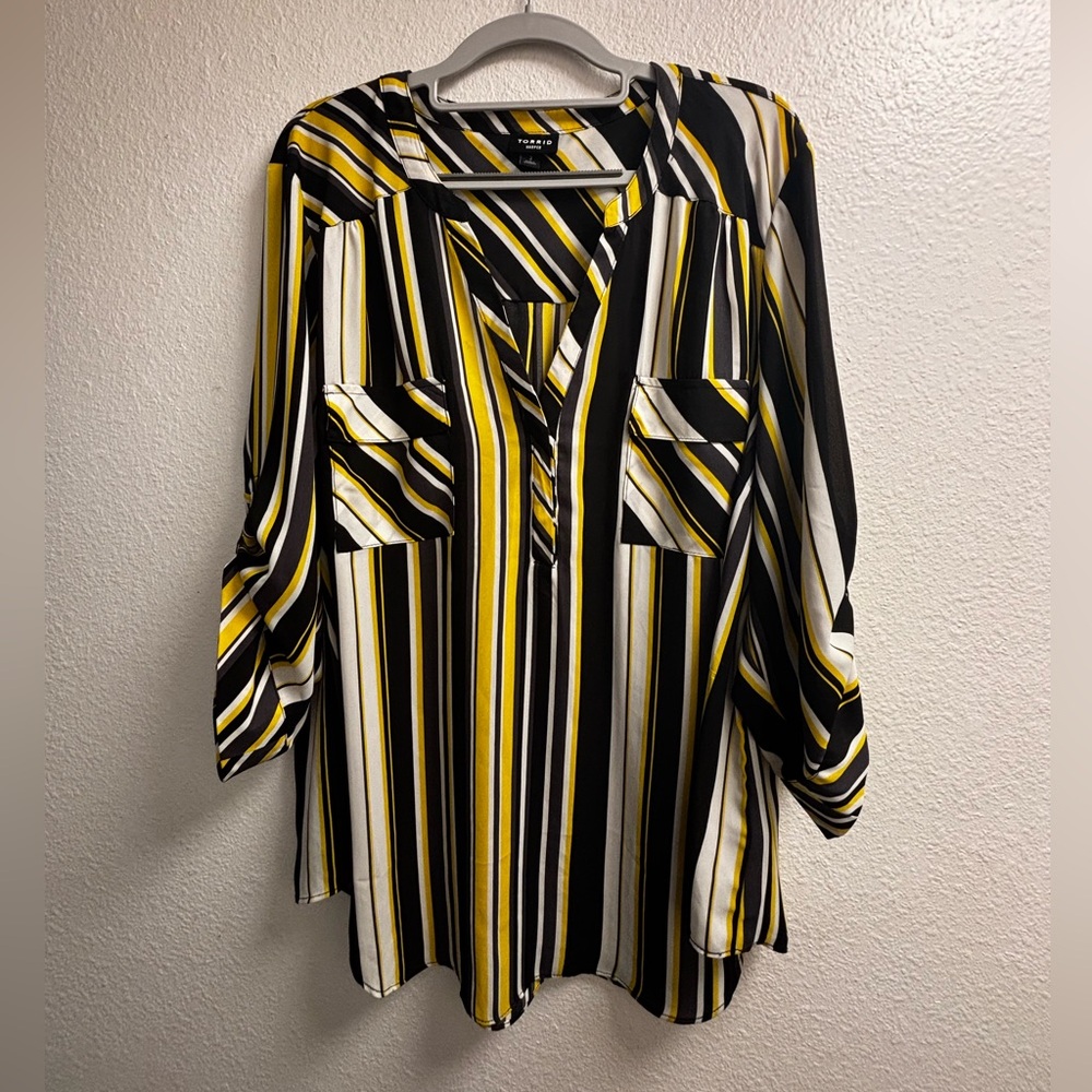 Torrid | 3/4 Sleeve Pullover V-Neck Blouse | 3x | Good Condition